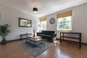 tsavorite - 2 Bedroom Apartment sleeps 5